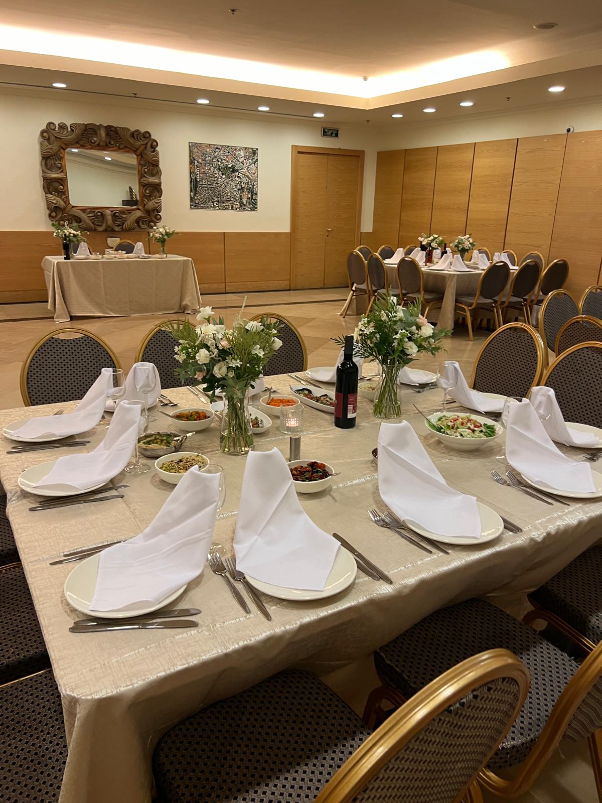 Table Shabbat Hatan